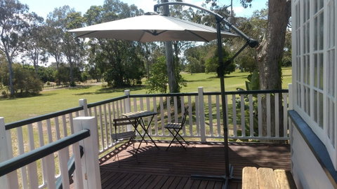Lake Weyba Noosa Lodge & Kangaroos - Accommodation Fremantle 2