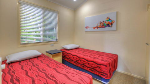 Alex Beach Cabins And Tourist Park - Accommodation Fremantle 12