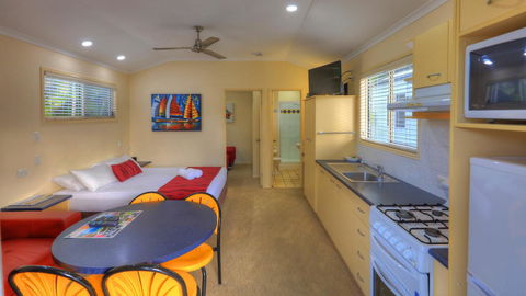 Alex Beach Cabins And Tourist Park - Accommodation Fremantle 11