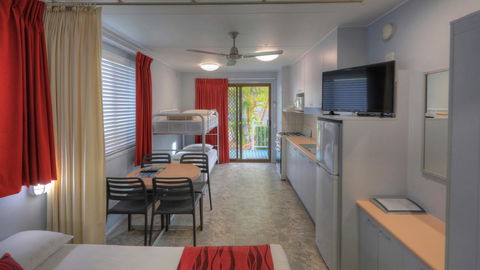 Alex Beach Cabins And Tourist Park - Accommodation Fremantle 33