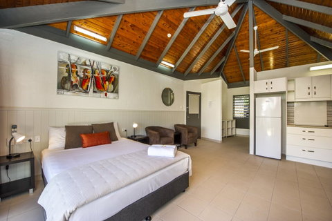 Island Leisure Resort - Accommodation Fremantle 0