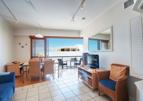 Rolling Surf Resort - Accommodation Fremantle 38