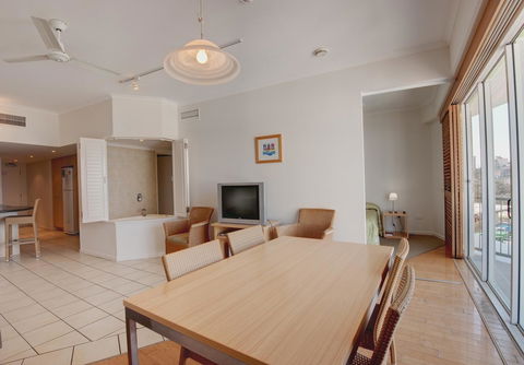 Rolling Surf Resort - Accommodation Fremantle 40