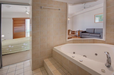 Rolling Surf Resort - Accommodation Fremantle 7