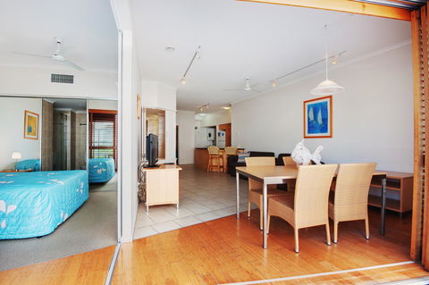 Rolling Surf Resort - Accommodation Fremantle 18