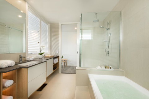 Heart Hotel And Gallery Whitsundays - Accommodation Fremantle 1