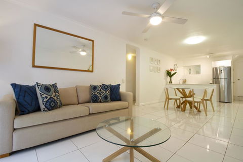 The White House Port Douglas - Accommodation Fremantle 2