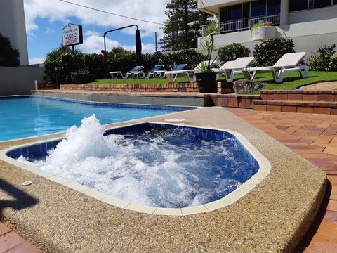Surfers Chalet - Accommodation Fremantle 2