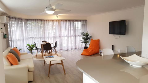Surfers Chalet - Accommodation Fremantle 11