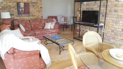 Surfers Chalet - Accommodation Fremantle 24