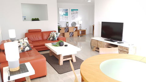 Surfers Chalet - Accommodation Fremantle 16