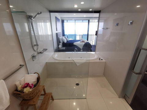 Circle Luxury Holidays - Accommodation Fremantle 11