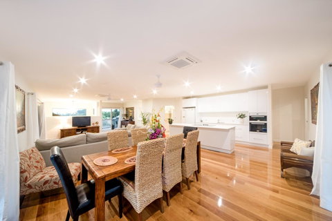 Whitsunday Luxury Homes - Accommodation Fremantle 4