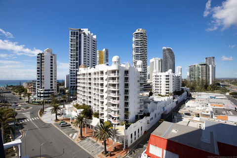 Qube Broadbeach - Accommodation Fremantle 10