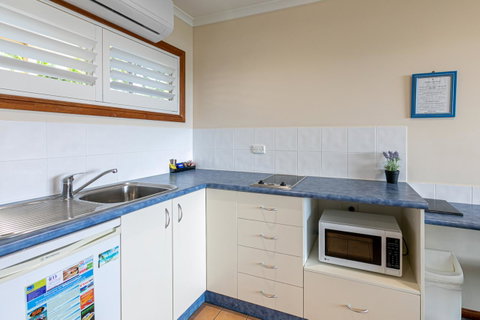 Sunlit Waters Studio Apartments - Accommodation Fremantle 12
