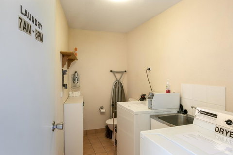 Sunlit Waters Studio Apartments - Accommodation Fremantle 9
