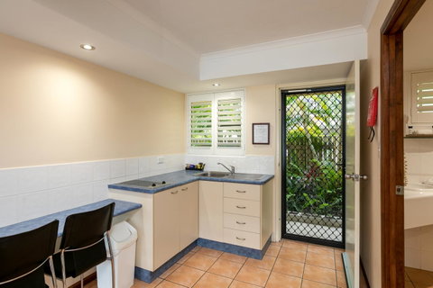Sunlit Waters Studio Apartments - Accommodation Fremantle 27