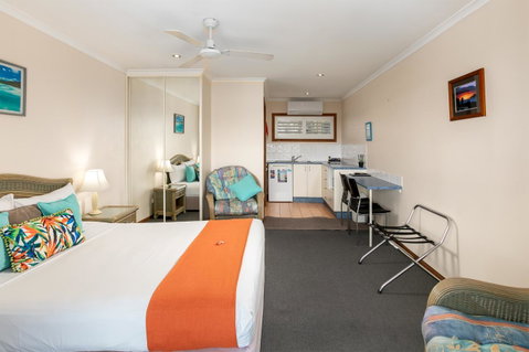 Sunlit Waters Studio Apartments - Accommodation Fremantle 14