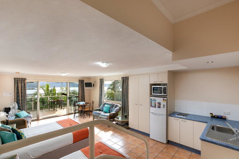 Sunlit Waters Studio Apartments - Accommodation Fremantle 38