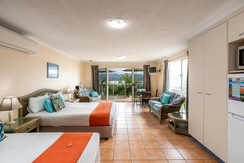 Sunlit Waters Studio Apartments - Accommodation Fremantle 39