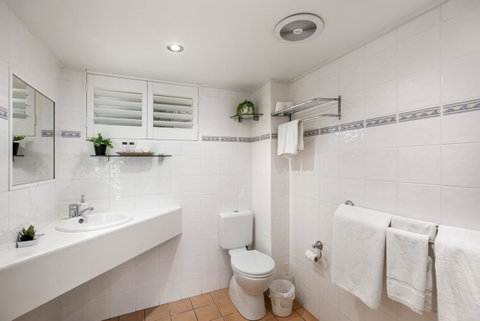 Sunlit Waters Studio Apartments - Accommodation Fremantle 36