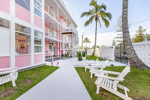 The Pink Hotel Coolangatta - Accommodation Fremantle 0