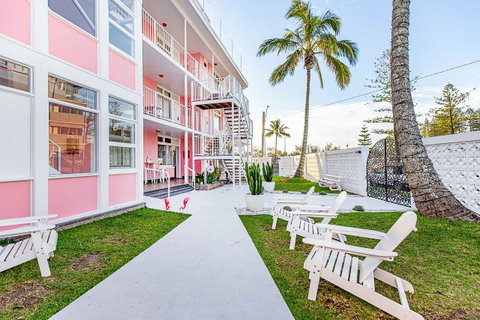 The Pink Hotel Coolangatta - Accommodation Fremantle 2