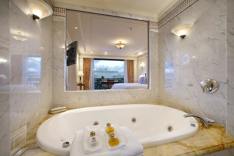 Imperial Hotel Gold Coast - Accommodation Fremantle 6