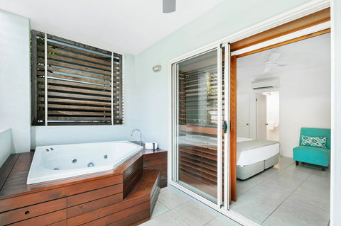 Mantra Aqueous On Port - Accommodation Fremantle 9