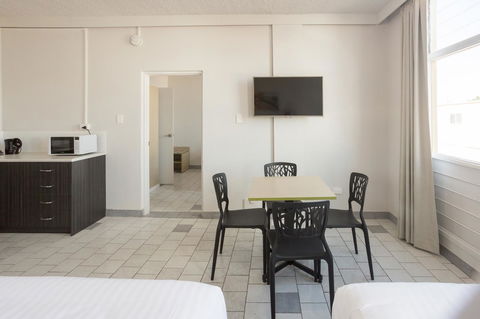Nightcap At Emerald Star Hotel - Accommodation Fremantle 29