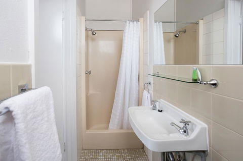 Nightcap At Emerald Star Hotel - Accommodation Fremantle 27