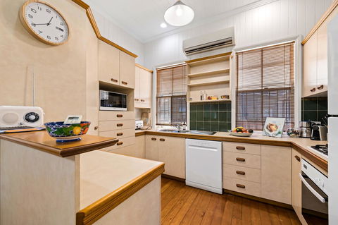 Frangipani House - Accommodation Fremantle 11