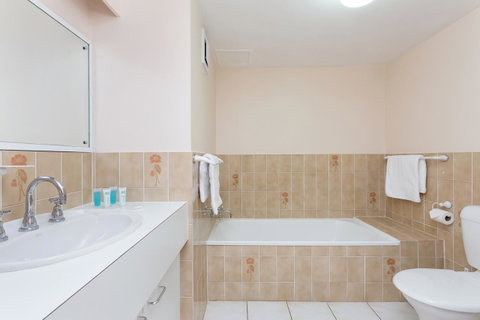 Capricornia Apartments - Accommodation Fremantle 10