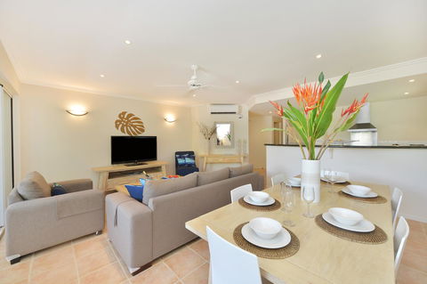 Cayman Villas Port Douglas - Accommodation Fremantle 43