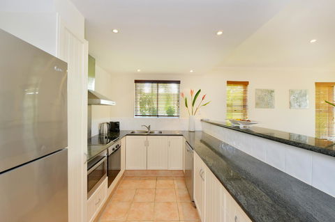 Cayman Villas Port Douglas - Accommodation Fremantle 42