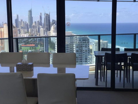 Luxury 3 Bedroom In Heart Of Broadbeach - Accommodation Fremantle 12