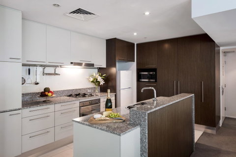 Oaks Brisbane Aurora Suites - Accommodation Fremantle 6