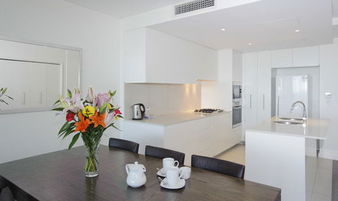 Kirra Surf Apartments - Accommodation Fremantle 3