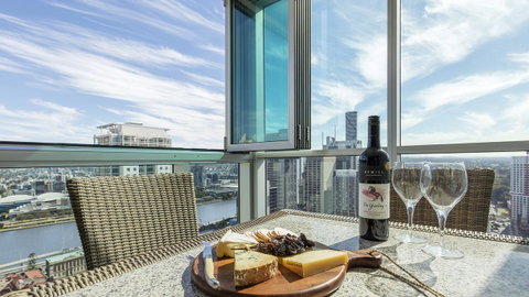 Oaks Brisbane Festival Suites - Accommodation Fremantle 1