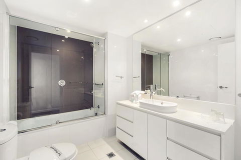 H Star Residences-- Paradise Stayz - Accommodation Fremantle 0