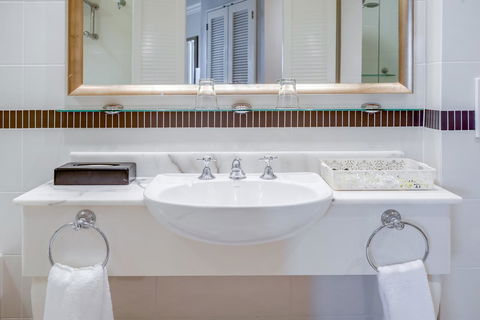 InterContinental Sanctuary Cove Resort, An IHG Hotel - Accommodation Fremantle 12