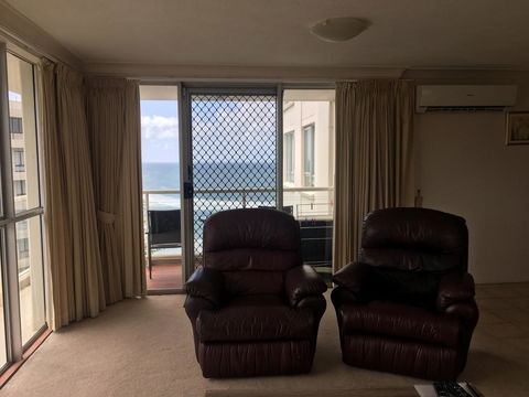 Burleigh Beach Tower - Accommodation Fremantle 2