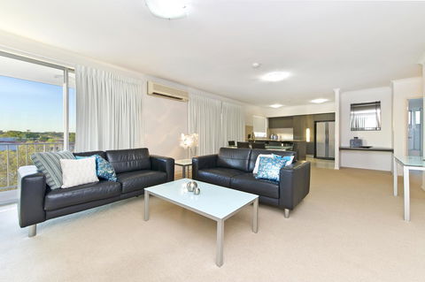 On The Bay Apartments - Accommodation Fremantle 15