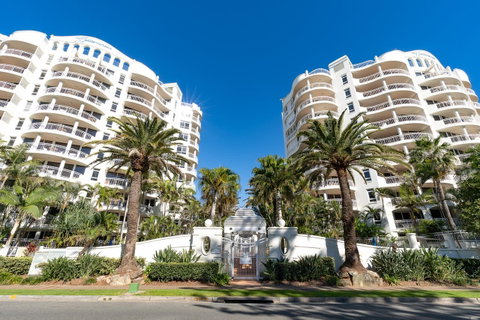 ULTIQA Burleigh Mediterranean Resort - Accommodation Fremantle 13