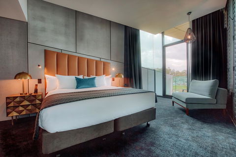 Eatons Hill Hotel - Accommodation Fremantle 15