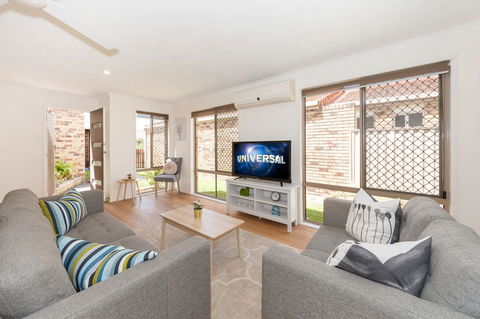 Waterfront Theme Park Getaway - Accommodation Fremantle 1