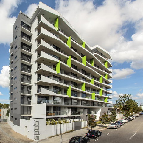 Code Apartments - Accommodation Fremantle 8