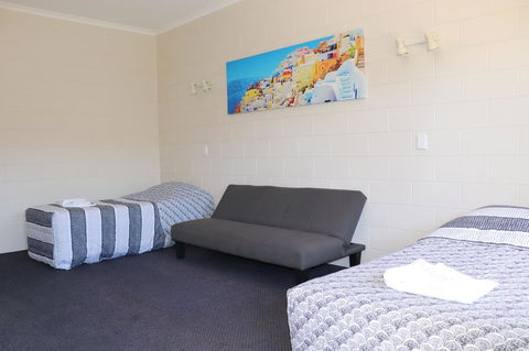 YAL Cairns - A Motel That Makes A Difference - Accommodation Fremantle 23