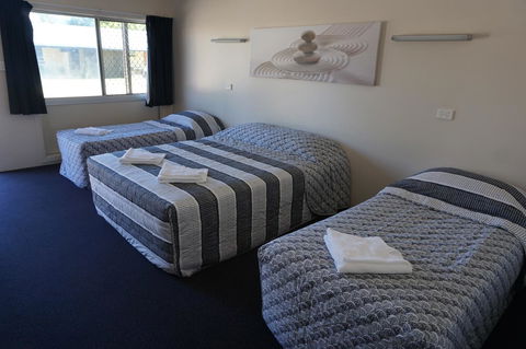 YAL Cairns - A Motel That Makes A Difference - Accommodation Fremantle 1