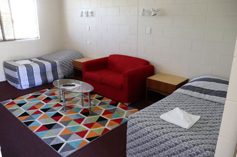 YAL Cairns - A Motel That Makes A Difference - Accommodation Fremantle 3
